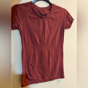 Athleta Momentum seamless tee